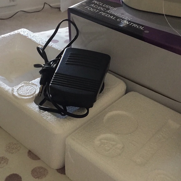 Mini Sewing Machine - Picture 5 of 5